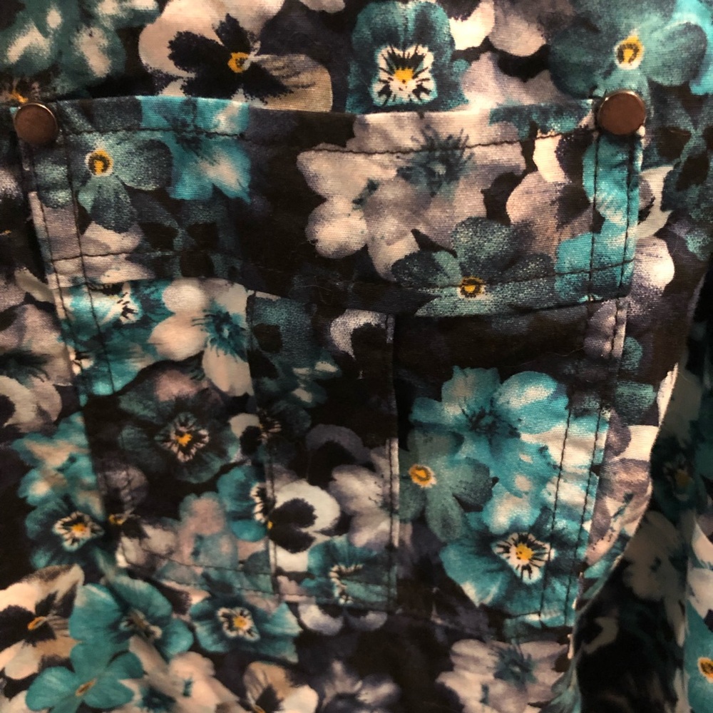 Floral button blouse - Picture 4 of 4